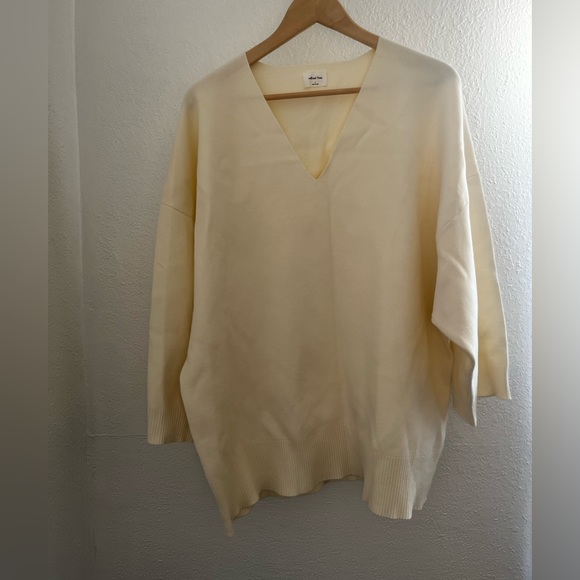 Wilfred cream tunic sweater (Aritzia) - Picture 3 of 6